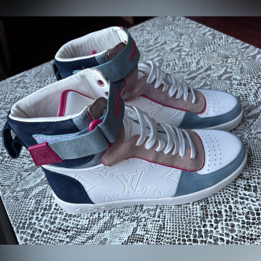 Luxury Designer hi top sneakers men’s size 41 / 8-8.5 pastel red colorway